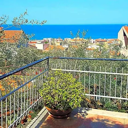 Delle Rose Bed & Breakfast 4*