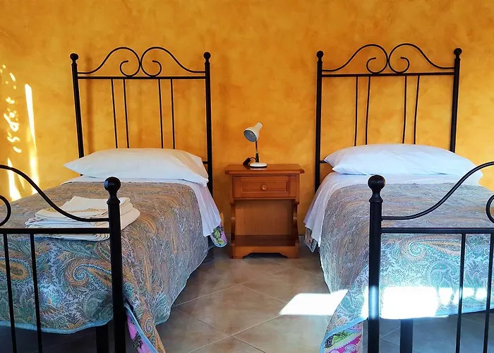 לינה וארוחת בוקר Delle Rose צ'פאלו